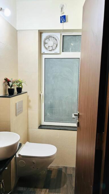 Cozy 1bhk Near Nesco, J Pmorgan *