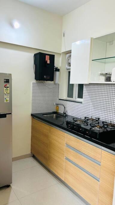 Cozy 1bhk Near Nesco, J Pmorgan