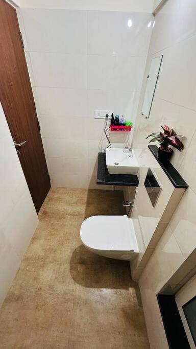 Apartment Cozy 1bhk Near Nesco, J Pmorgan Mumbai